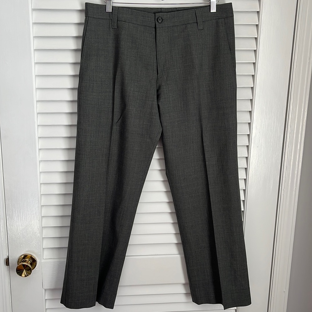 Hugo Boss Stretch Wool Dress Pants in Gray 34 SHORT